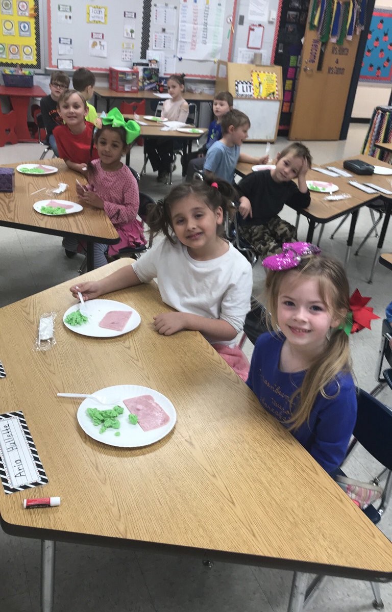 NorthBrookElem's tweet photo. Do you like green eggs and ham? #LCSstrong2theCore #Soaring4Success@NBES https://t.co/rf02K3jGOJ