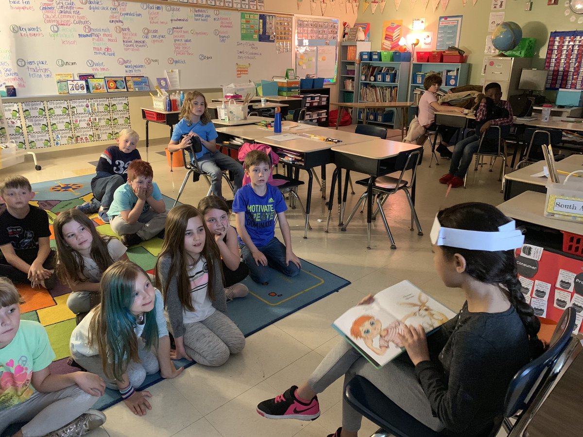 mslaurenstroud's tweet image. #DrSuessDay fun! Loved how a student spent her morning work making herself a headband and @MsTaylorsClass_ made all #8things and headband!