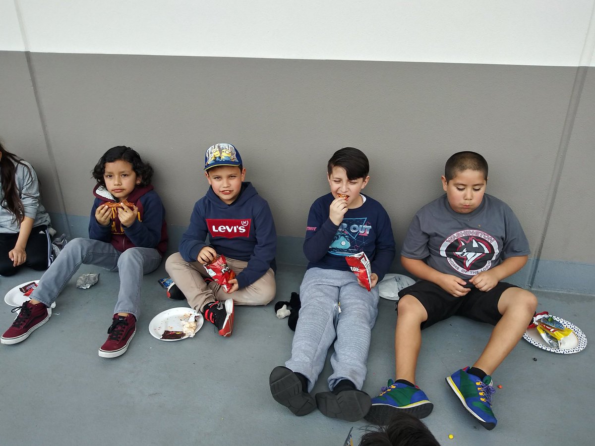 chiobarros94's tweet photo. Celebrating my 3rd graders for scoring 80% or higher on DIA 2 for both Math and ELA. https://t.co/Dl0rhisnLG