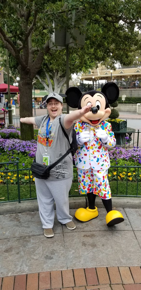 Disneyfan9523's tweet photo. Mickey Mouse And I Are Having A Swell Time At Disneyland Today For The Get Your Ears On Celebration! #Disneyland #Mickey90 #MickeyTrueOriginal #MickeyMouse #MinnieMouse #GetYourEarsOn #D23 #Disney #DisneylandAP #MickeyMouse90 #MickeyMouse90thAnniversary @DisneylandToday https://t.co/KaedhHCVcX