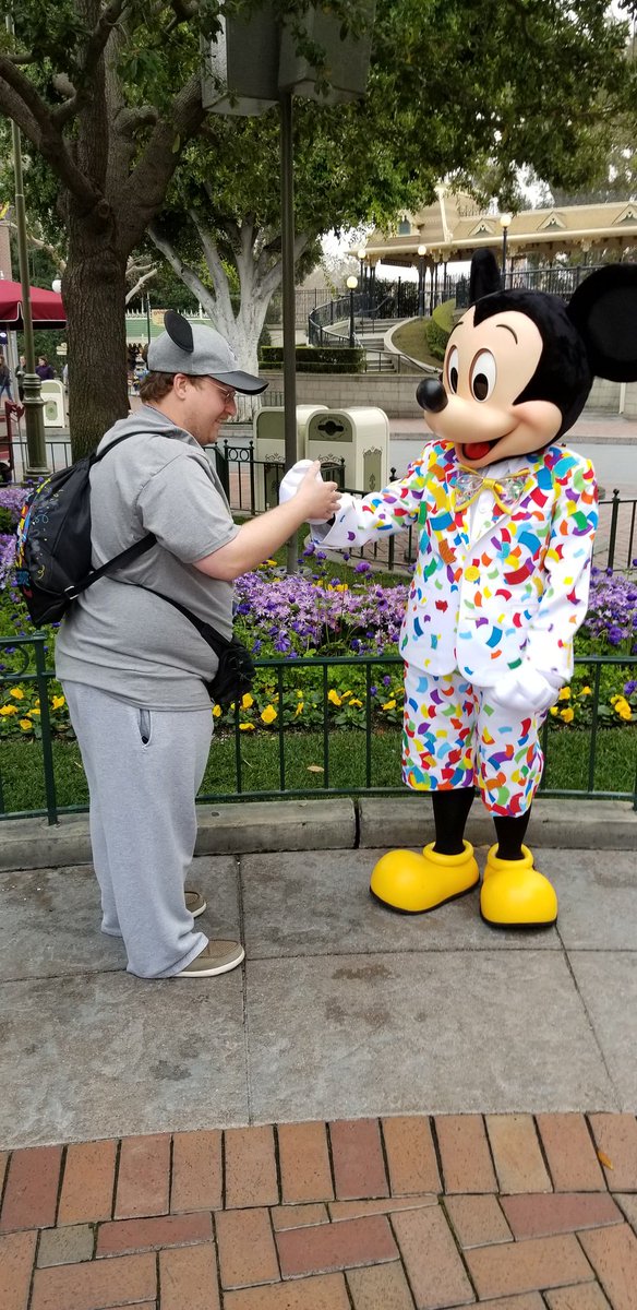 Disneyfan9523's tweet photo. Mickey Mouse And I Are Having A Swell Time At Disneyland Today For The Get Your Ears On Celebration! #Disneyland #Mickey90 #MickeyTrueOriginal #MickeyMouse #MinnieMouse #GetYourEarsOn #D23 #Disney #DisneylandAP #MickeyMouse90 #MickeyMouse90thAnniversary @DisneylandToday https://t.co/KaedhHCVcX