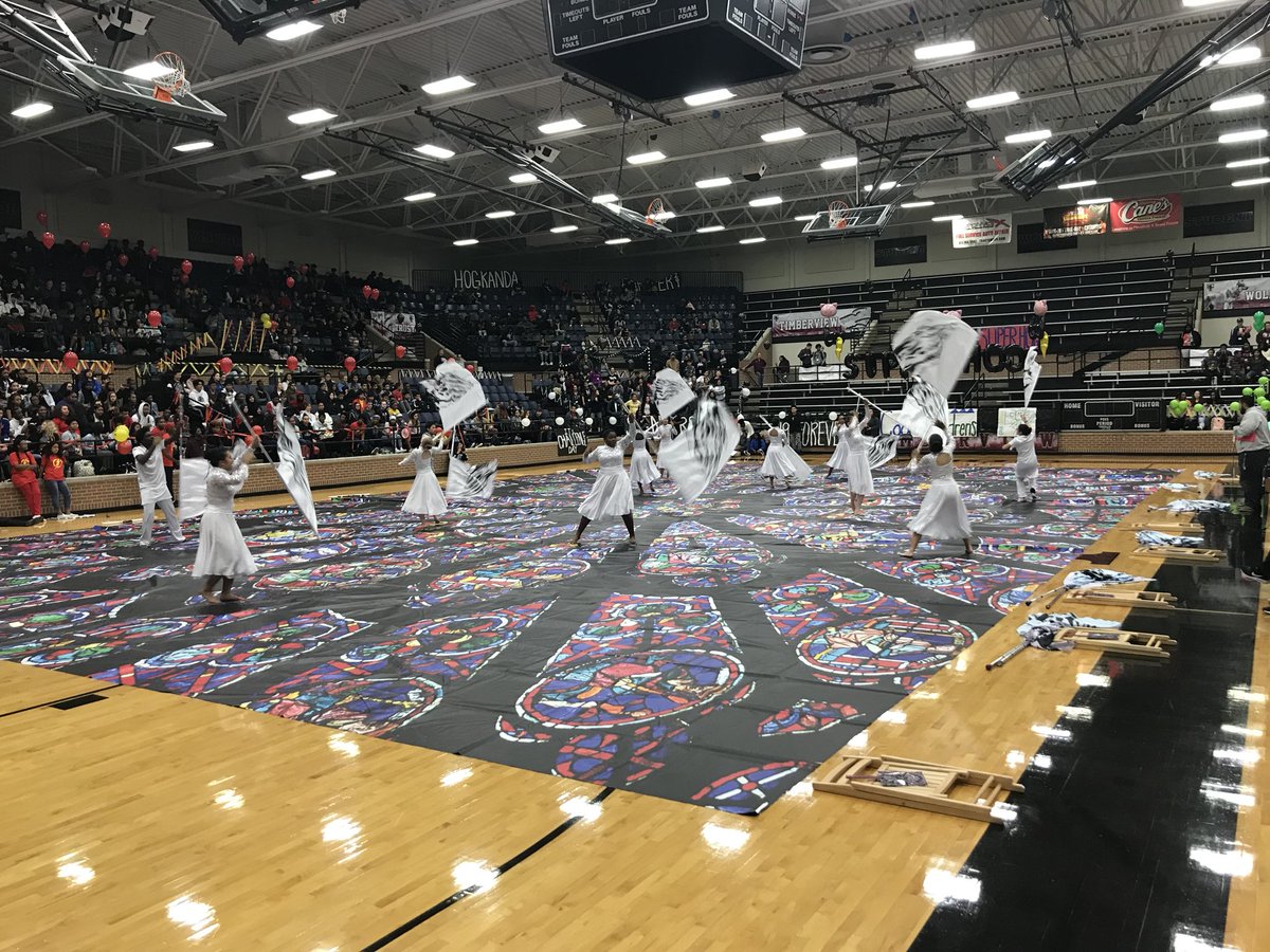 TimberviewHigh's tweet photo. HOG Week (Helping Others through Giving) came out with a bang for opening ceremonies! @HOG_WEEK @STUCCO @TimberviewStuCo https://t.co/c8p69AbYqP