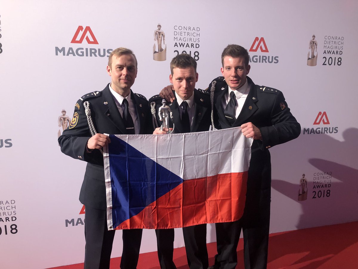 HasiciPraha's tweet photo. MagirusAward, tedy hasičský Oscar je u konce. Pražští hasiči se zásahem při požáru hotelu v Náplavní ulici umístili mezi třemi nejlepšími zásahy na světě v roce 2018. V Evropě pak šlo o vůbec nejlepší zásah roku 2018.  #CDMAward https://t.co/ynWa8Q4Fsn