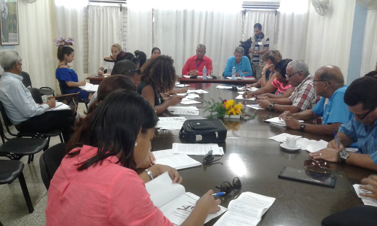 UG_Cuba's tweet photo. En conferencia de prensa hoy en la @universidadgtmo ocasión propicia para que los presentes se pronunciaran en contra de las acciones de intervención promovidas por el Gobierno estadounidense hacia #Venezuela La #UGXVenezuela dice #ManosFueraDeVenezuela @CubaMES @DiazCanelB https://t.co/FfX291rNEC