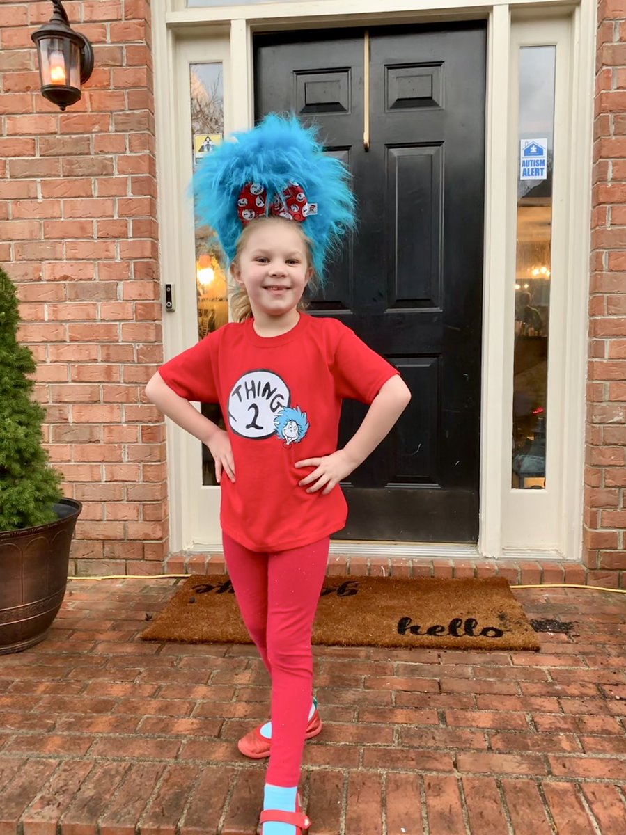 PrairieMuppetsJ's tweet photo. “And out from the box came Thing #1 and THING #2!” #drseussweek📚 #kinderreese💜 #bakerbear🐻 #thing2 @rmhurley15 @bakerelembears @MRS_OBANION https://t.co/G4IQqq6i2x