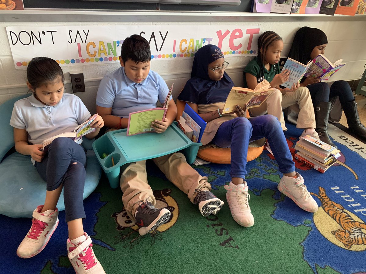 MLEmustangs's tweet photo. Our 3rd graders are reading machines. #WeAreJcps #alwaysreading #readforknowledge #readforfun https://t.co/lkzlV5QqCt