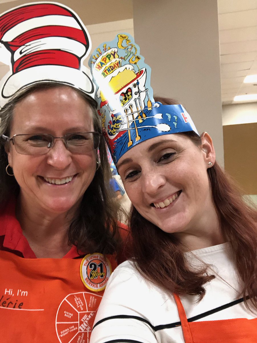 Read Across America volunteers! Kids love it #ReadAcrossAmericaDay #THD6316 #district154 #SpecialKids
#DoingTheRightThing