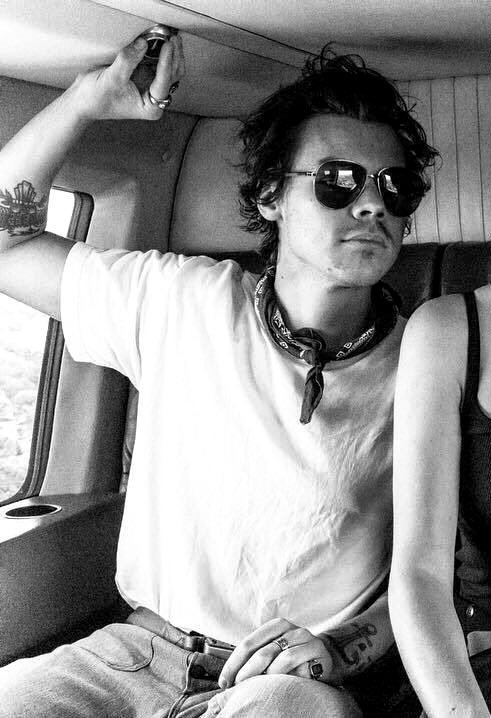 stylezpromo's tweet photo. ARE WE GOING TO LET HARRY LOSE???

WE ARE RUNNING OUT OF TIME GUYS, COMMEEE OOONNN!!!

SHOW WHAT YOU CAN DO!! 

REPLY AND RETWEET!! 

#BestCoverSong #iHeartAwards #StillTheOne @Harry_Styles https://t.co/2aTxBMM8Ge
