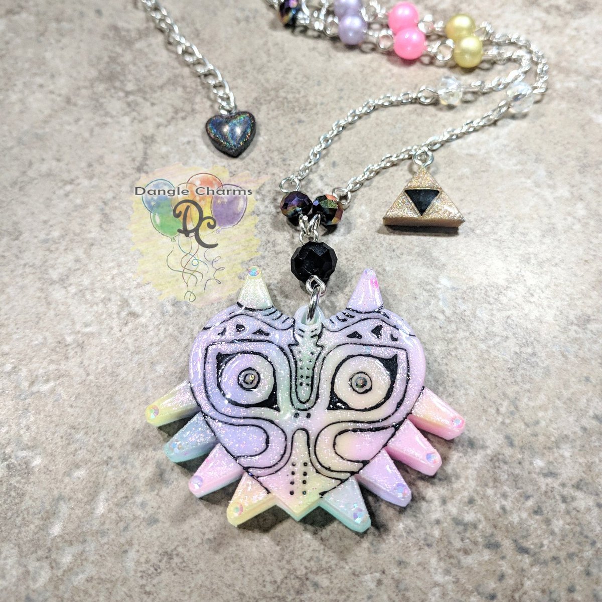 danglecharms's tweet photo. Majora's Mask may be my favorite Zelda game! Here's my "Cute & creepy" take on the namesake๐ It's up for auction but only until tomorrow! https://t.co/PGPU8CnIGN
#danglecharms #majorasmask #legendofzelda #zelda #nintendo #NintendoSwitch #gamergirls #gamer #handmade #nintendo64 https://t.co/bpAZZC2HDj