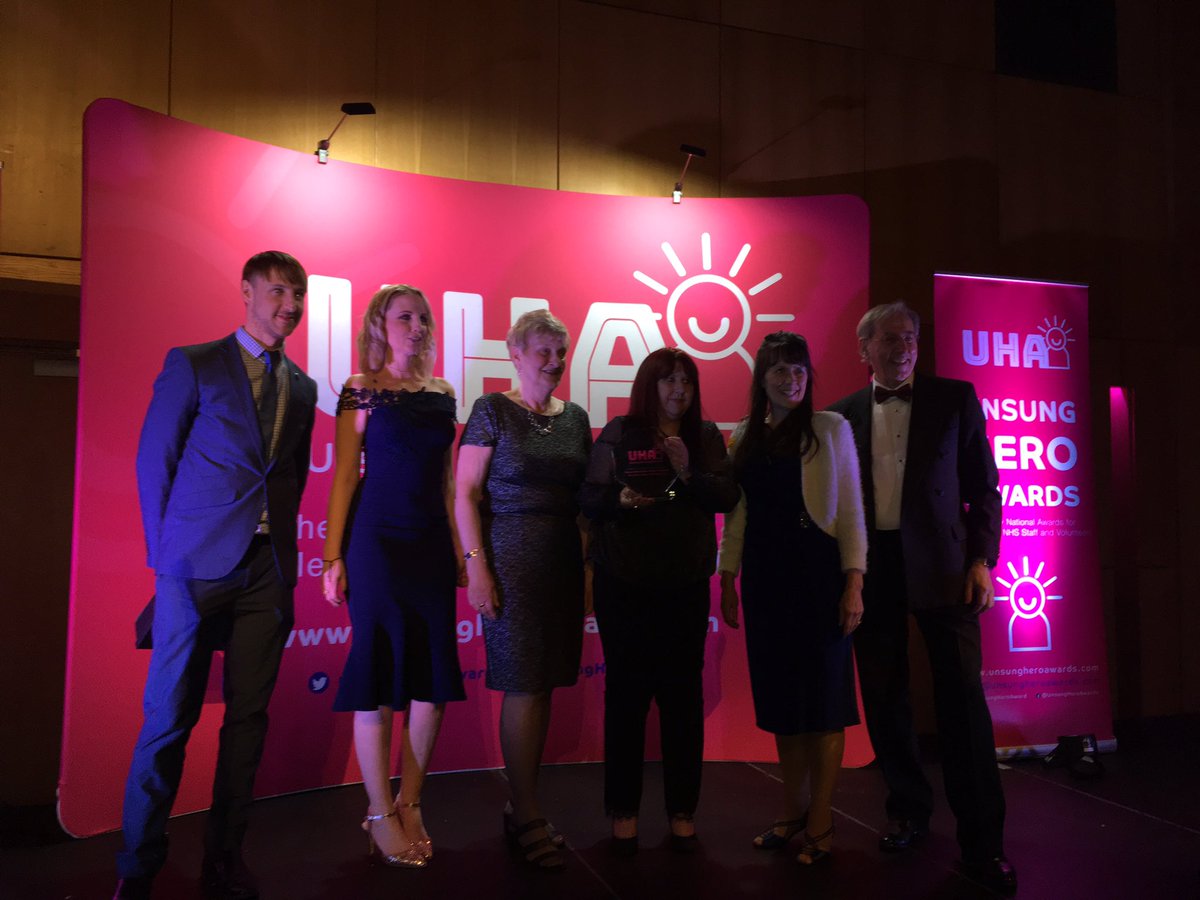 UnsungHeroAward tweet picture