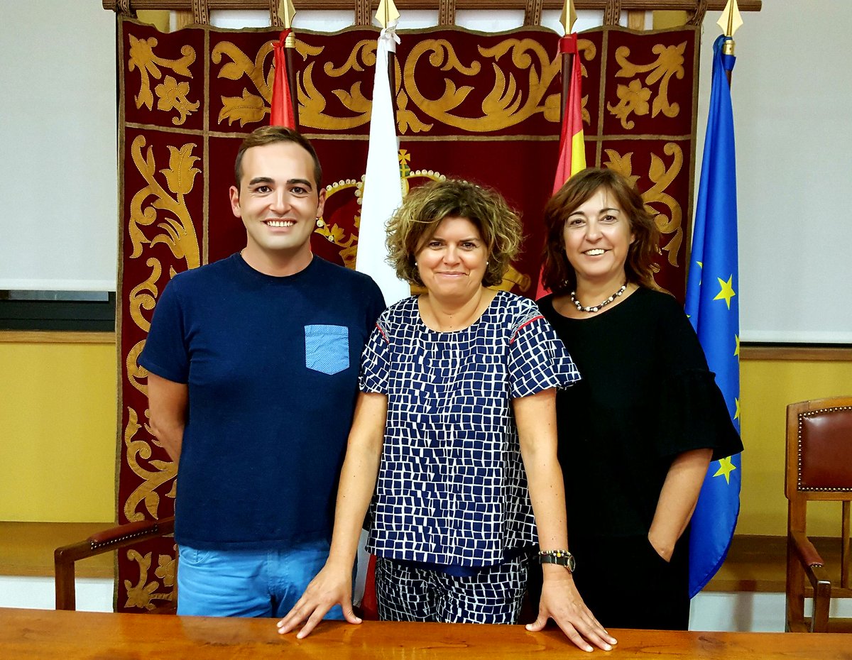 PsoeMCudeyo's tweet photo. @mercedescarrer será la candidata socialista a la Alcaldía de Medio Cudeyo. La acompañan @BorjaSViadero @yolandavallemed @Scc23rt @luzgarciaolav, Víctor Callejo y @CrisSV94 entre otros. https://t.co/bnLOMeXj7K