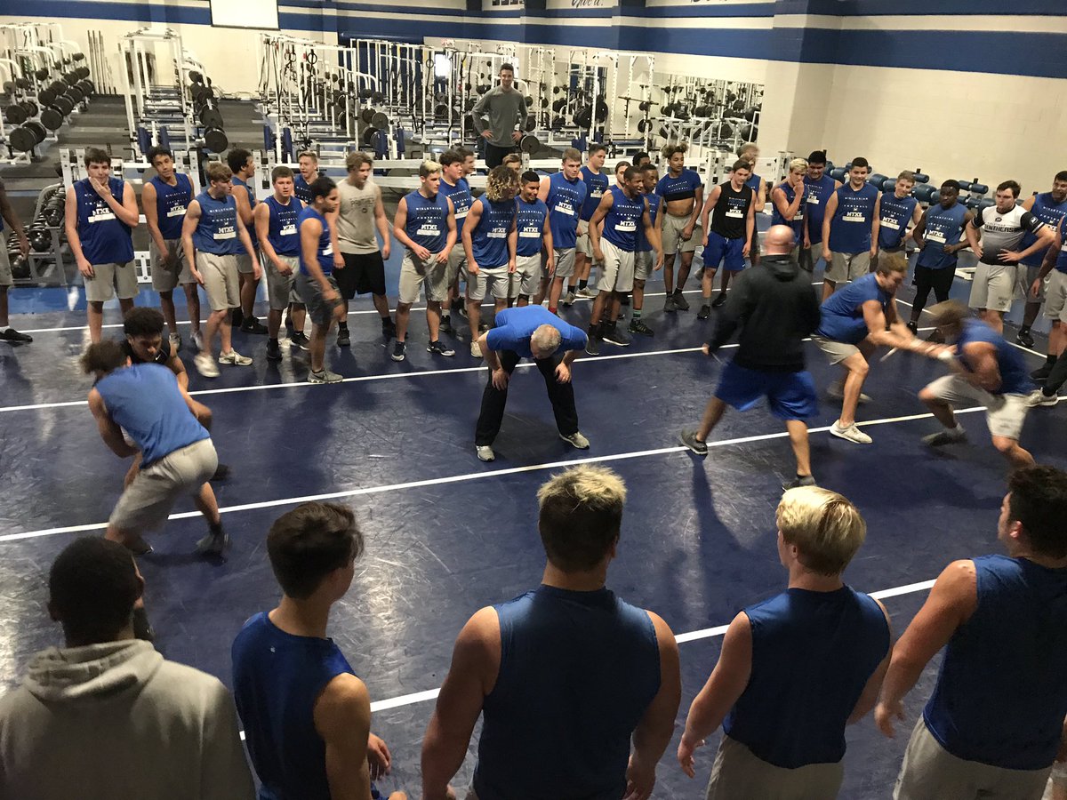 MidloPanthers's tweet image. Friday means #CompetitionDay! @isaac17houston1 vs. @JeremyMcCoy23 &amp;amp; @kaleb_tompkins_ vs. @JTcavender44 on towel wrestling! #PantherPride