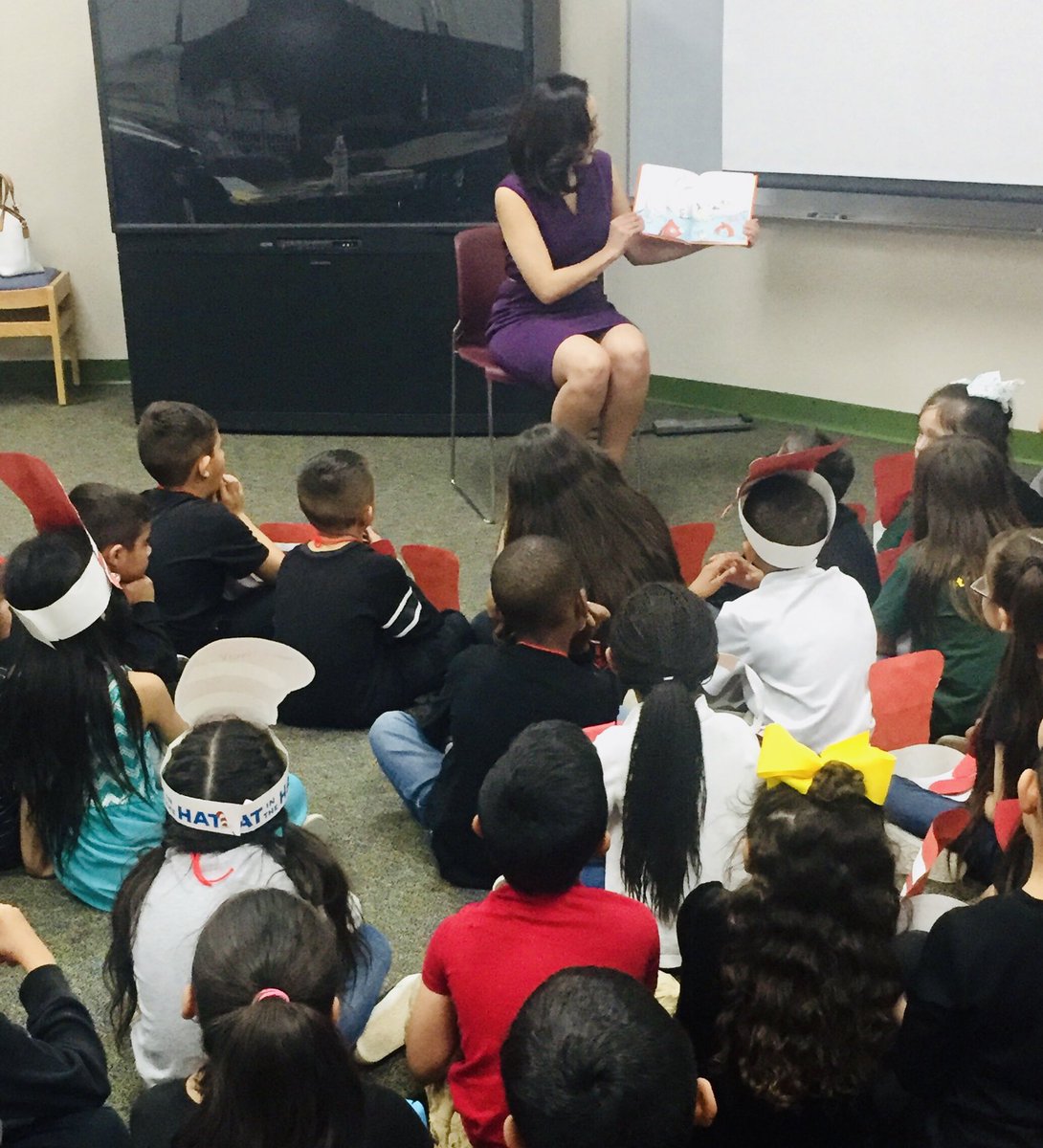 MonicaKTSM's tweet photo. Lots of fun reading Green Eggs and Ham and the Thinks you can Think to 1st and 4th graders this afternoon for Read Across America. Thank you for inviting me @EDGESlib #DrSeuss #EdgemereElementary @YsletaISD https://t.co/dCu9Vhjpvc