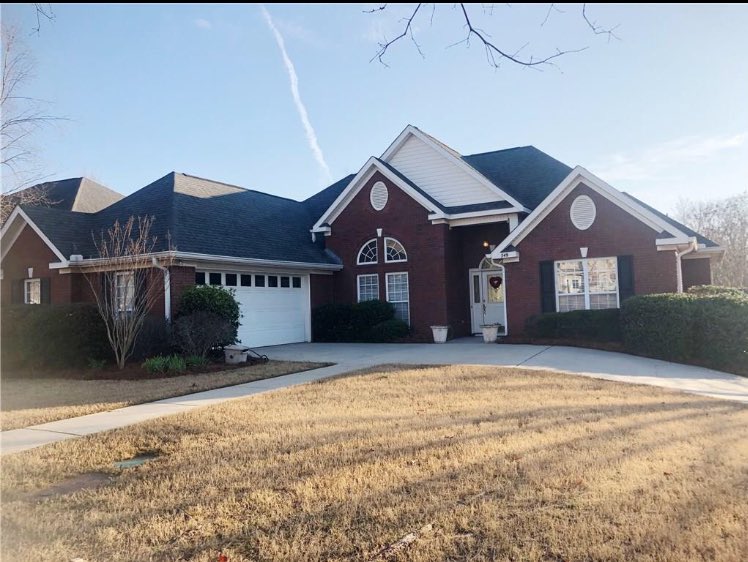 Fun weekend ahead with the chili cook off AND Mardi Gras Parade tomorrow! In between all the commotion come and see me at 549 Jasmine Lane in Moore’s Mill from 1-3! Fantastic house, location and price point! #auburn #AuburnAL #OpenHouse #realestateagent