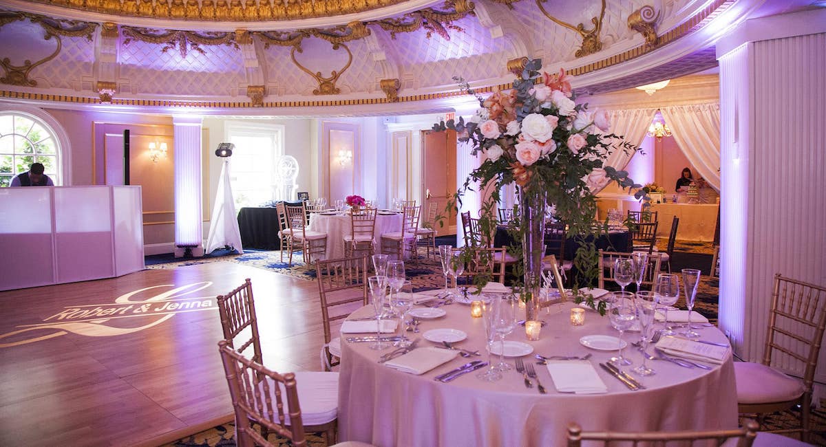 Wedding planning? Tasty treats, amazing vendors, and endless inspo await at these wedding expos and events happening in and around Boston this month bit.ly/2C3qA5b