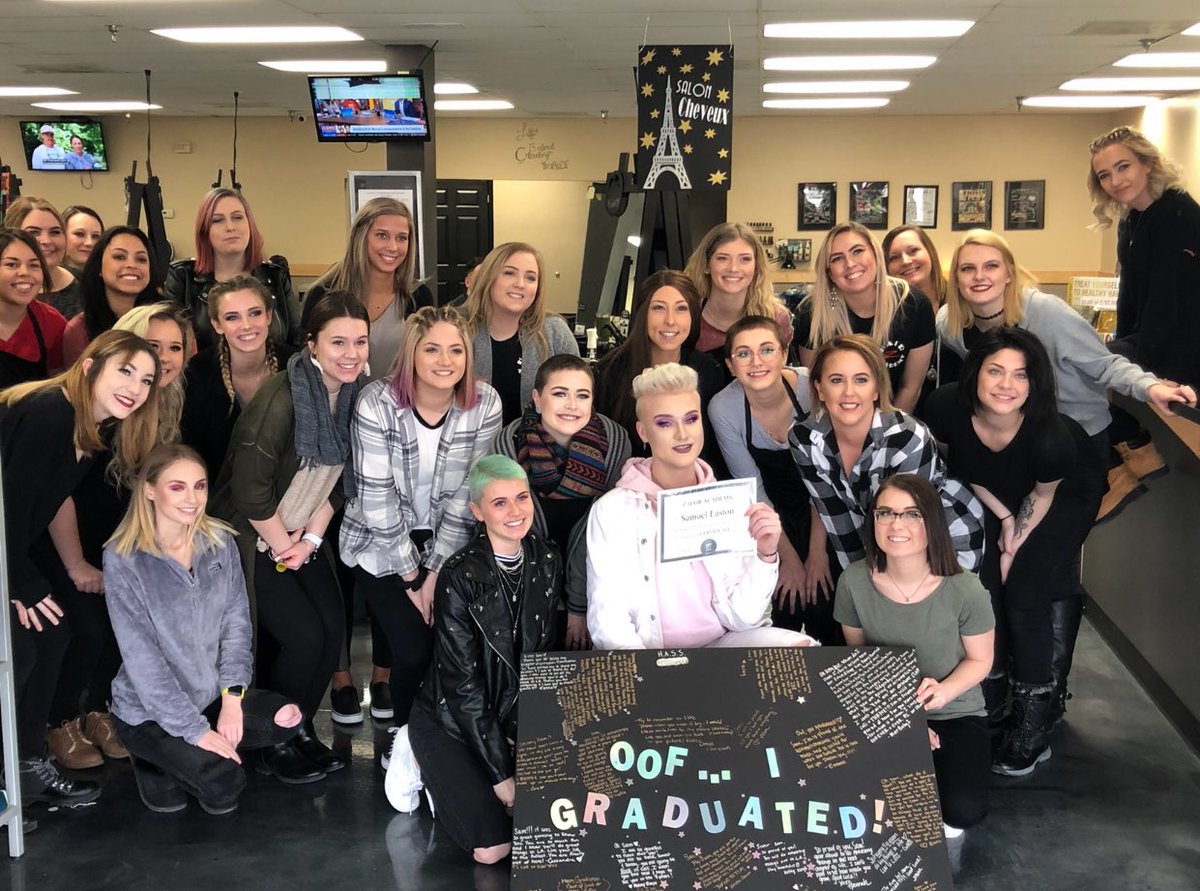 SamStopTalking's tweet image. Graduated Cosmetology school 😇😇 So ready for this next chapter #LABound