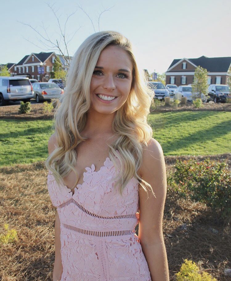 HPU_KD's tweet photo. Happy Birthday to sister Hannah Mills 💕💚 https://t.co/lZ5OjTxrkr
