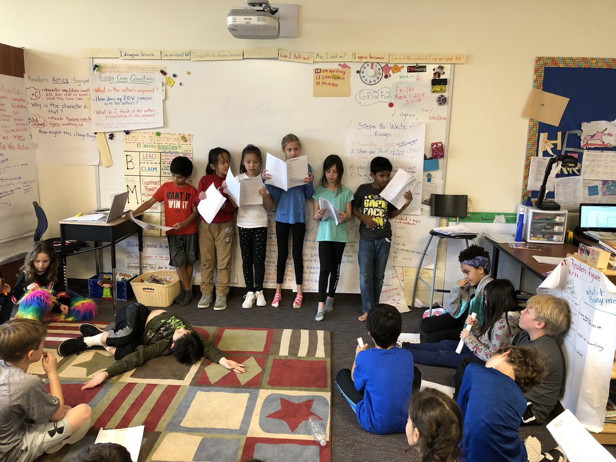 FrostwoodElem's tweet photo. 3rd grade Readers Theatre with Dr. Seuss. #readerstheatre #drseussbirthday #ReadAcrossAmerica #fwe3rdgrade https://t.co/v9xiSAfTll