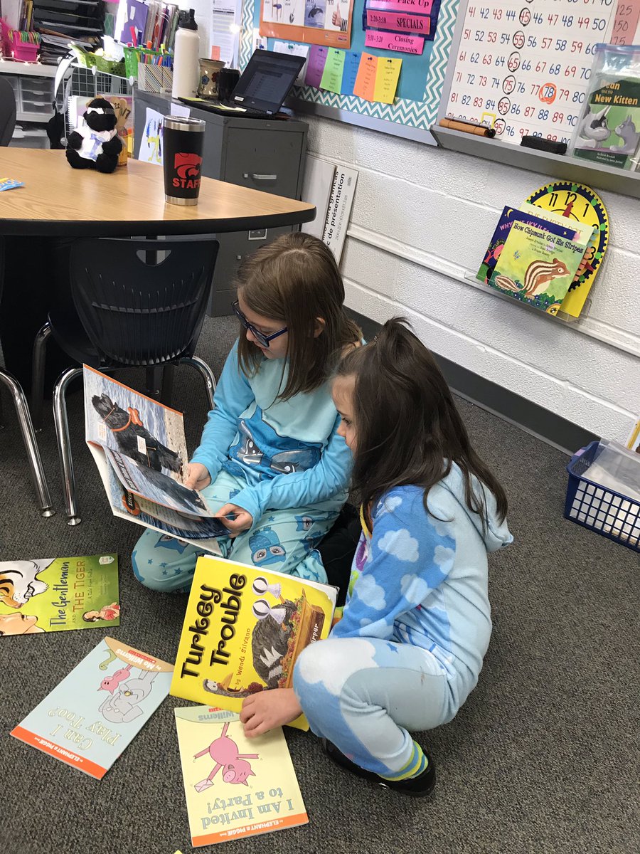 Carlisle_elem's tweet photo. Today at CES we read with our “buddies” to celebrate Read Across America Day! #SmallCatsBigDreams https://t.co/qRCuin4zry