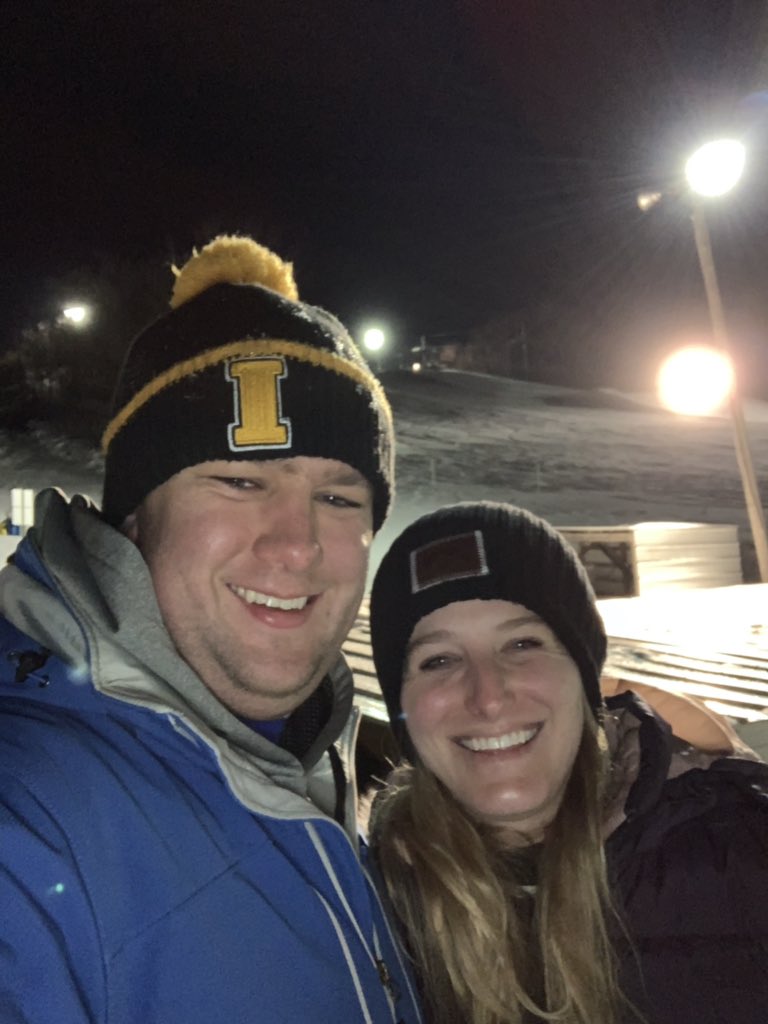Mr_Eash's tweet photo. Great night on the slopes for the WMMS ski trip. #professionaltuber #tuberforever https://t.co/06xgTdIfMQ
