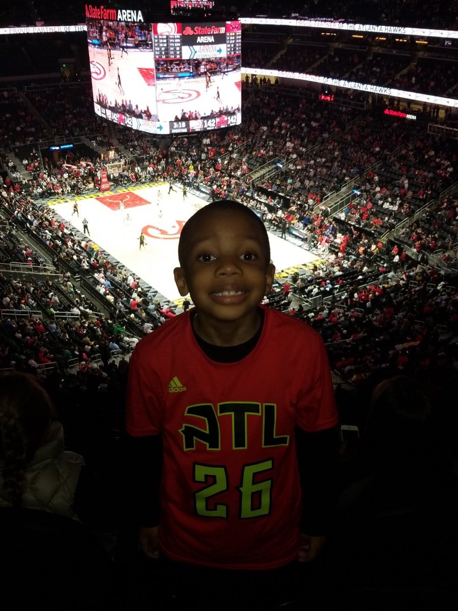 rae_gabe's tweet photo. @ATLHawks #letsgohawks https://t.co/fol8X5NGp6