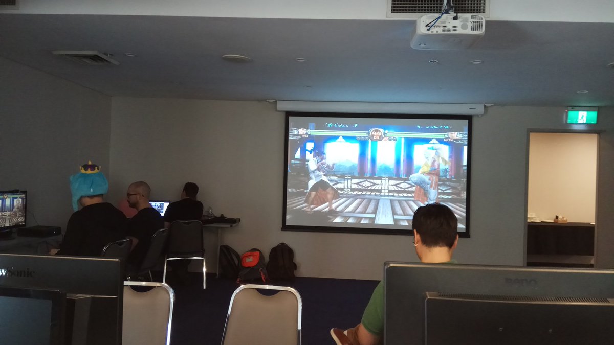 MadeManG74's tweet photo. Virtua Fighter at @ozhadou #YSB67
https://t.co/goNJcucDDk https://t.co/jPeB1lESHY