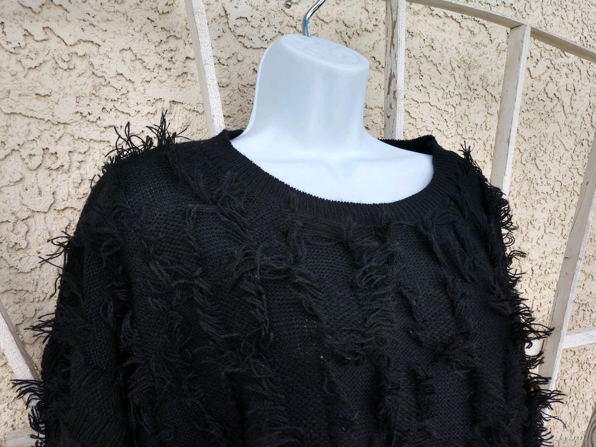 Gifted_Grackle's tweet photo. #Etsy #sweater #BlackSweater #VintageSweater #FringedSweater #FringesSweater #PlusSizeSweater #80sSweater #1980sSweater #VICTORIAJONESWOMAN #Sweaters #Size3X #BigBeautifulSweaters #cutesweaters #retrosweaters #vintage #vintagetop #vtg https://t.co/y3252TlbS8 https://t.co/yTqzOjkNtw