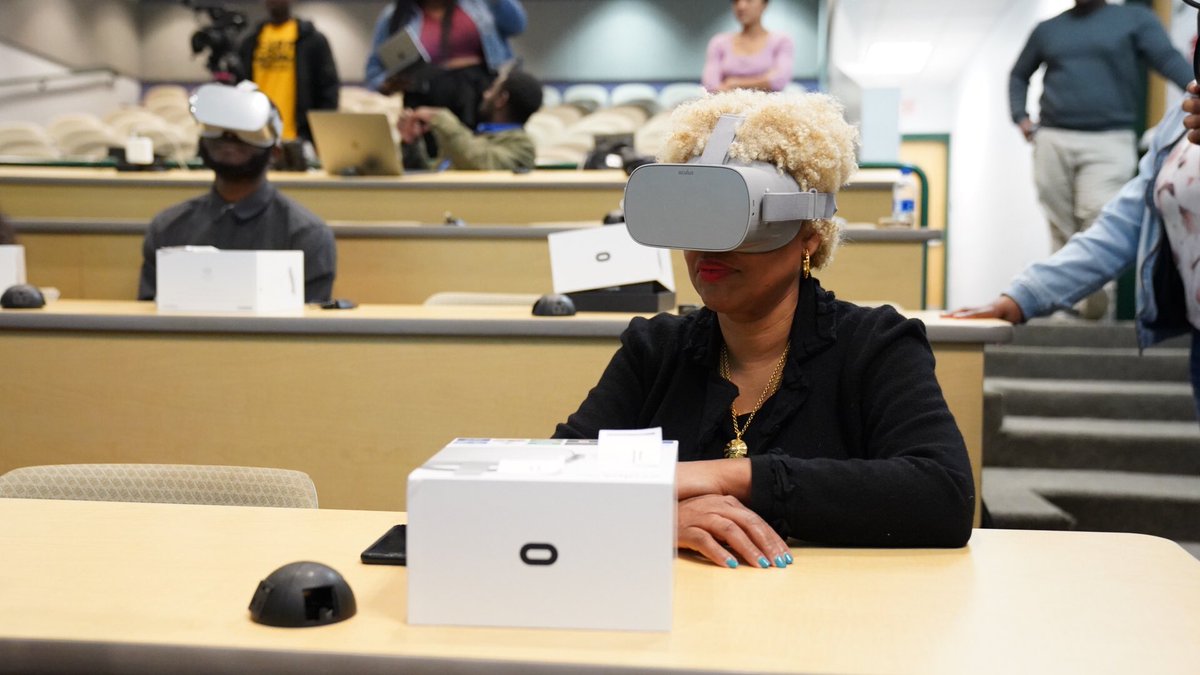 FAMUSJGC82's tweet photo. Our audience is currently viewing the final projects using the Oculus Go headsets. After, the viewers will be able to ask questions about each short film. https://t.co/fO6rTjCEqR