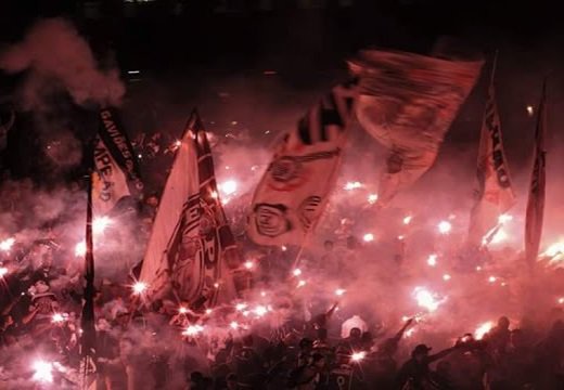 É muito amor que mal cabe no peito, é Corinthians, ninguém muda, não tem jeito. 🖤