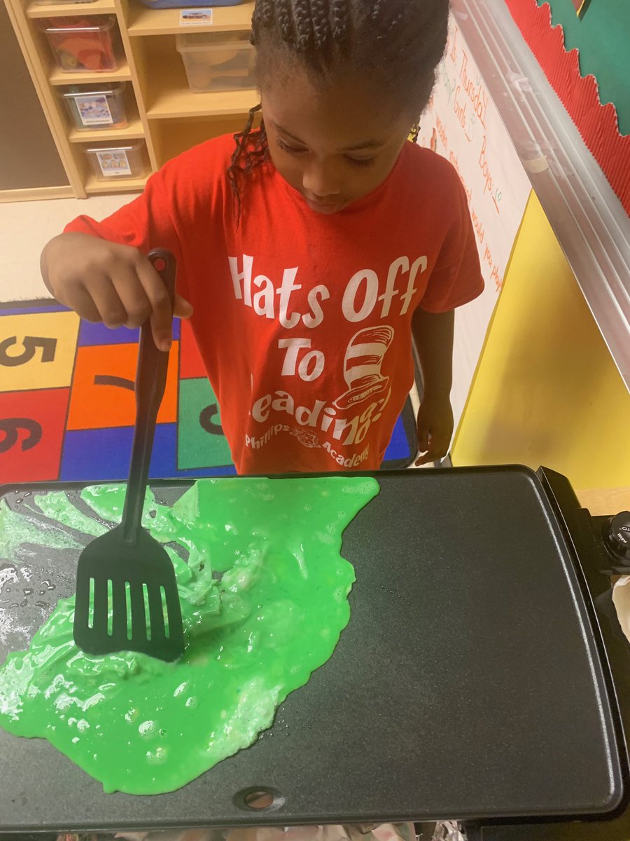 elizas61's tweet photo. Phillips Academy Pre-K does so like Green Eggs and Ham! #DateWithABookChallenge #ReadAcrossAmericaDay @BhamCitySchools https://t.co/OP8EZLOdHC