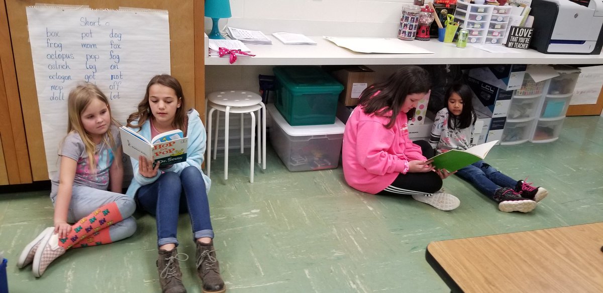 ObergClass's tweet photo. Reading buddies with Mrs. Fletcher's class. @NHE_HCS @FletcherInFirst #onehope https://t.co/Z7gDHCvpHF