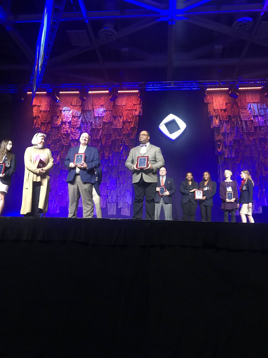 BirdDeca's tweet image. Thank You @ctegallion for being a Friend of DECA! Congrats on the much deserved award! @OatesBusiness @CCPSCTE @lcBirdCTE @lcbirdprincipal @MaclinChad @GKasper_CTE @VirginiaDECA