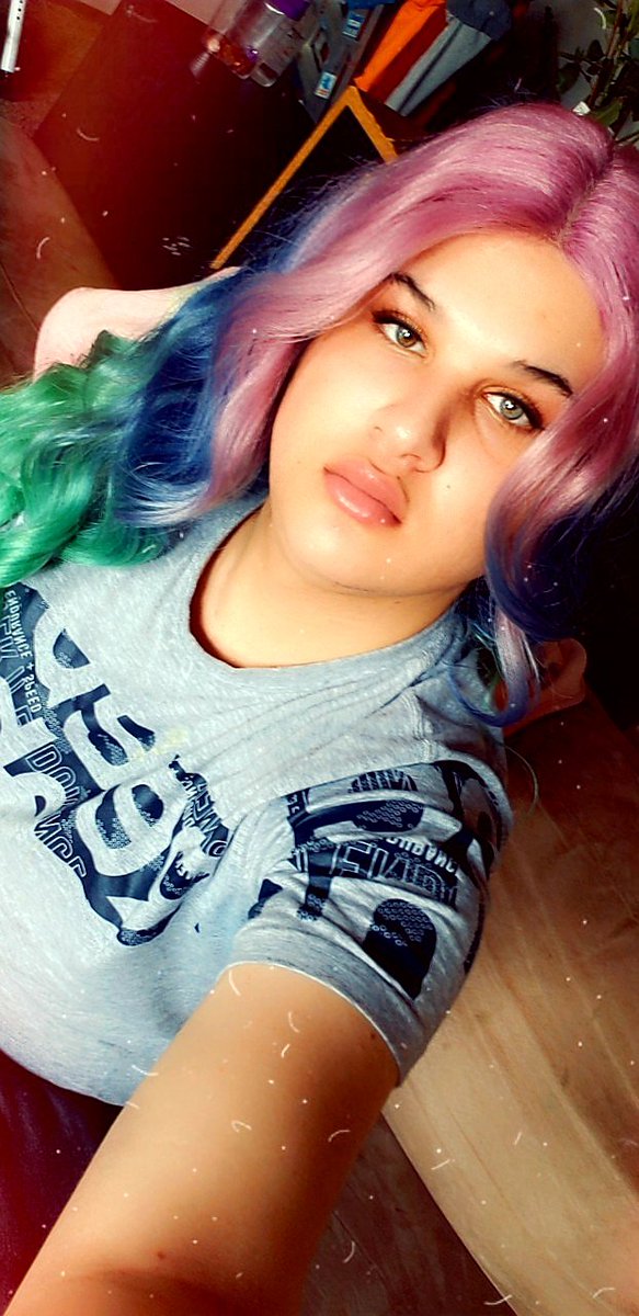 DaysMotionless's tweet image. (Hi I'm Anastasia T)

I'm a transgender artist 
I also go by Motionless Purple Day
My favorite color is: Black &amp;amp; Purple 
My favorite music is: R&amp;amp;B
My favorite food is: every food 
My favorite movie genre is: horror movies #music
#artistsontwitter #upcoming @youtubemusic @Vevo