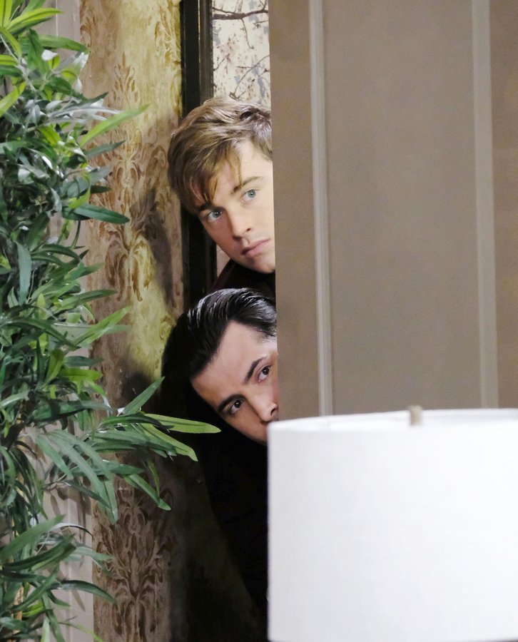 D0nNj_BX0AEas5X?format=jpg&name=900x900