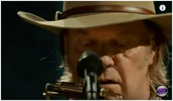 Neil Young - Harvest Moon
 (Live At The Ryman Auditorium 2005)
 youtu.be/PxRKP940Fdw  via <a href="/YouTube/">YouTube</a>