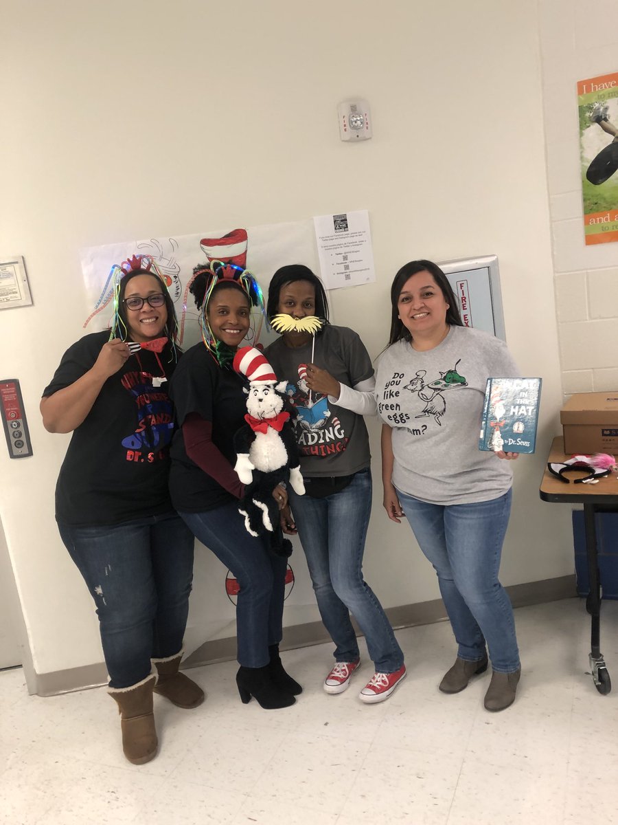 WHESEagles's tweet photo. I want to say thank you to the awesome early childhood Dept for volunteering to read.
#ReadAcrossAmericaDay #DrSeussDay
@Tanya_N_Shelton @DISD_Libraries @dallasschools #southeastnetwork2018 https://t.co/3ji1tGtsQX
