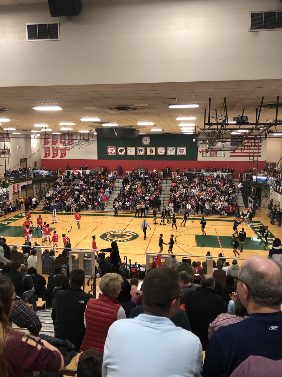 fire_hoops's tweet photo. In attendance for Lawrence North vs. #2 in the state Warren Central. Prediction: It’s March Warren is going down 🔥 https://t.co/hlkPjzwmeJ
