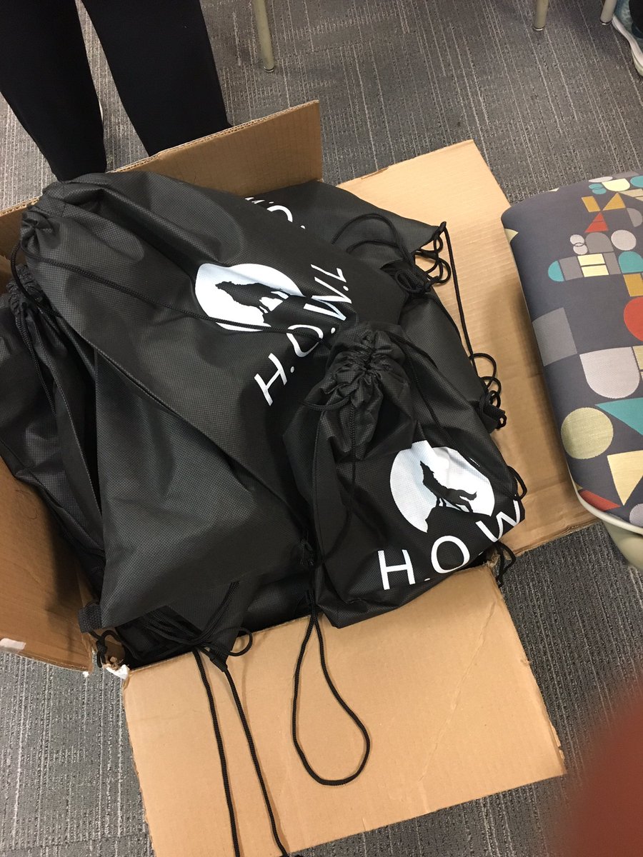 SMTClubNCSU's tweet photo. Bag packing party is done!!! 😍
Less than 12 hours away from our inaugural #HOWLSummit https://t.co/CCt1F4bXj6