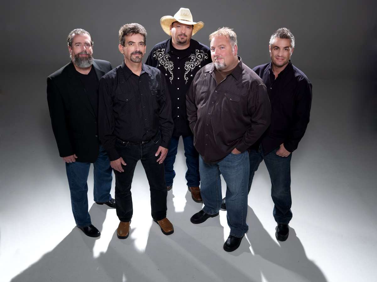 CarsonValleyInn's tweet photo. Break out your dancing boots for two great nights of live Country and Rock & Roll from the John Dawson Band this Friday and Saturday night in the Cabaret Lounge from 8pm - Midnight. #SupportLocalMusic #CountryMusic #RockandRoll #CarsonValleyInn https://t.co/gjHQhVbec6