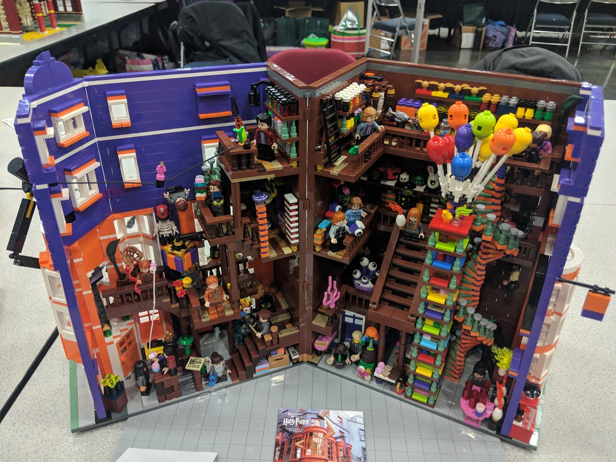 BeyondtheBrick's tweet photo. The Twin's Joke Shop from #HarryPotter in LEGO built by Eric Law. See it on display this weekend at #BricksCascade in Portland. @brickscascade #brickscascade2019 #brickscascadebuddies #lego #afol #portland #oregon https://t.co/riD4YEGUAf