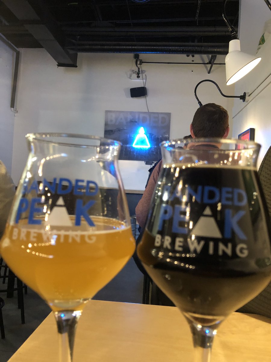 G_LemBeer's tweet photo. If you think it’s too cold to go out tonight,  re-think your position.  @BandedPeak_Brew year-rounder Chinook Saison and their seasonal Javalanche are tasting exceptionally good tonight.   more updates to come. https://t.co/EUUgTbCtyn