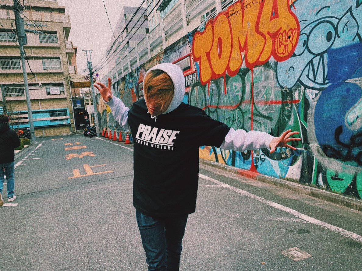 【本日！】
Zephyren pre. A.V.E.S.T project Vol.13
PRAISEは「17:05〜、VUENOSにて」出演します！

物販は、15:00〜19:00までVUENOSでの販売となります。
新作ロゴTシャツ類も本日より発売！展開時間が限られているのでお見逃しのないように！

よろしくお願いします！！
#PRAISE #AVEST #アベスト