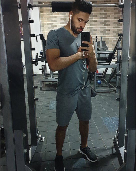 Just coming home from gym and online in 20 minuts!! Find me at https://t.co/ZiADsOw6Ny 
#muscle #colombian