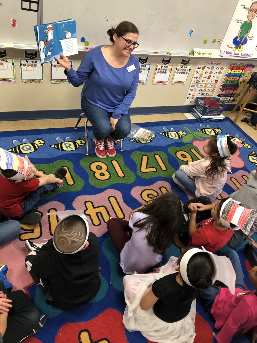 scastro122's tweet photo. Happy #TXindependence day! Bonus- it was also #readacrossamerica2019 day and the end of #drseussweek. 😁 Thank you @DVISD_DVES! I had so much fun visiting. #DVISD_EdTech @DVISD_Tech @DelValleISD #DVProud https://t.co/5OAITxdCnq