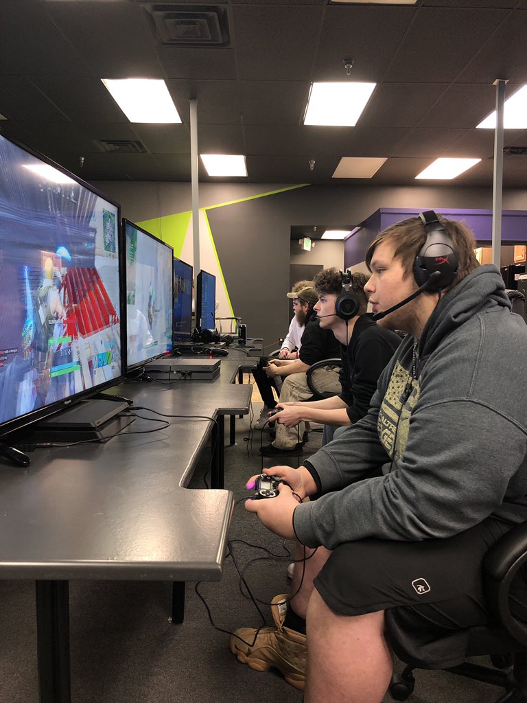 UltGamingXP's tweet photo. FINALS ARE UNDERWAY! 

Caleb/Justin 

vs 

Bavly/Youssef https://t.co/oNi1Sy9239