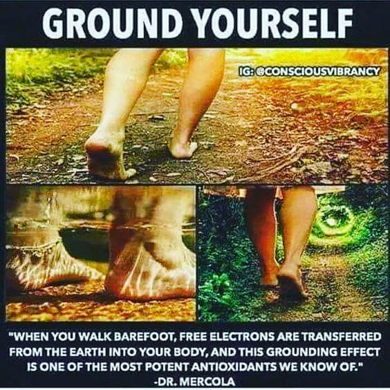 It's Always Good To Ground Yourself And Vibe With The Earth.......
#truth #vibration #groundingenergy #earth #frequency #antioxidants #darkfringeradio 
Like And Follow!!!