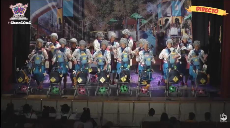 ChatoCarnaval's tweet photo. Las #SuperWoman de #CañeteDeLasTorres defiendiendo títutlo en modalidad #Chirigotas. Empiezan las palmas del público a seguir el ritmo!!! Síguelo en directo: https://t.co/S7aH0gCWqi #GFCOACTDJ2019 #ChatoCOAC https://t.co/euEgENhXll