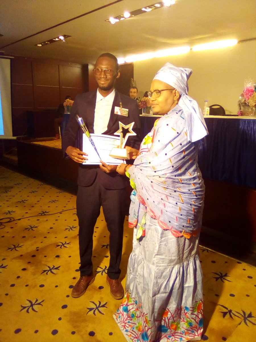 APSE.MALI POUR SON COMPTE REÇOIT LEURS PREMIER TROPHÉE .MERCI INCHALLAH