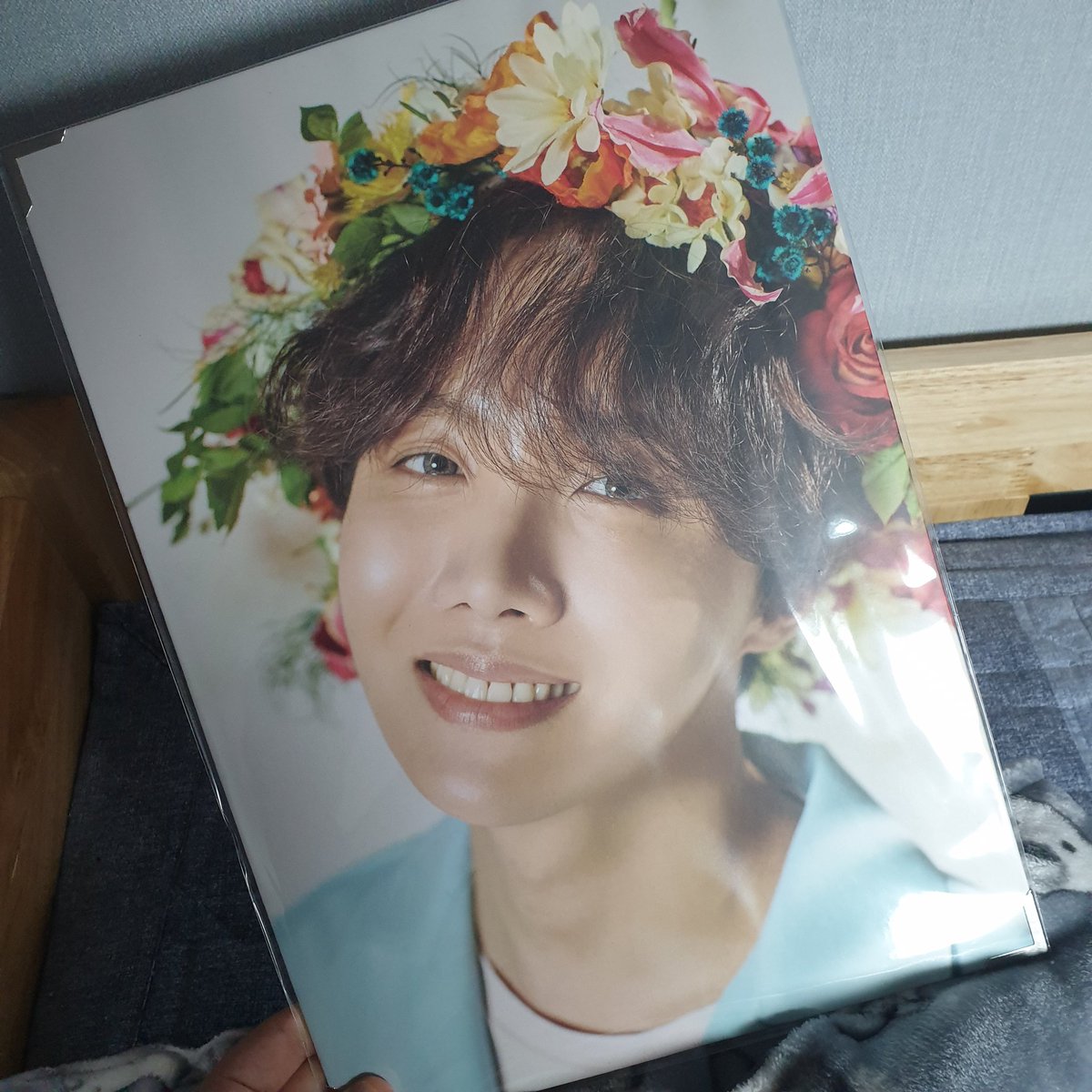 ___xyx_____'s tweet photo. 호석 ��4터 프포 택미포 2.7에 팝니다!!

즉입 가능하신 분 찾고있습니다. 비닐도 안 뜯고 하자도 전혀 없는 예쁜 프포입니다 편하게 뎀멘 주세요 #방탄소년단 #방탄프포 #프포양도 https://t.co/ZFNWJlUgS4