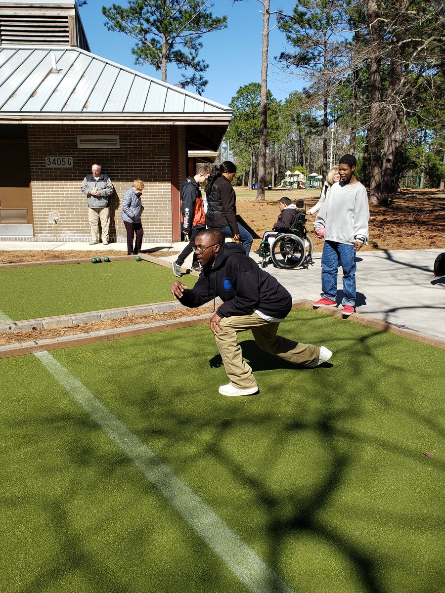 MsKimatTPYA's tweet photo. Playing Bocce with the Italian Heritage Society. #funtimes #tpya #bocceprofessionals @A_Pearson16 @MosleyPLC https://t.co/sLpPHSerY9